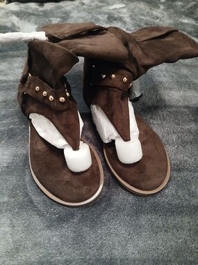 Women's AZALEA WANG Size 6 Brown Suede Wrap Sandals with Stud Detail